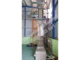 Horizontal bucket elevator
